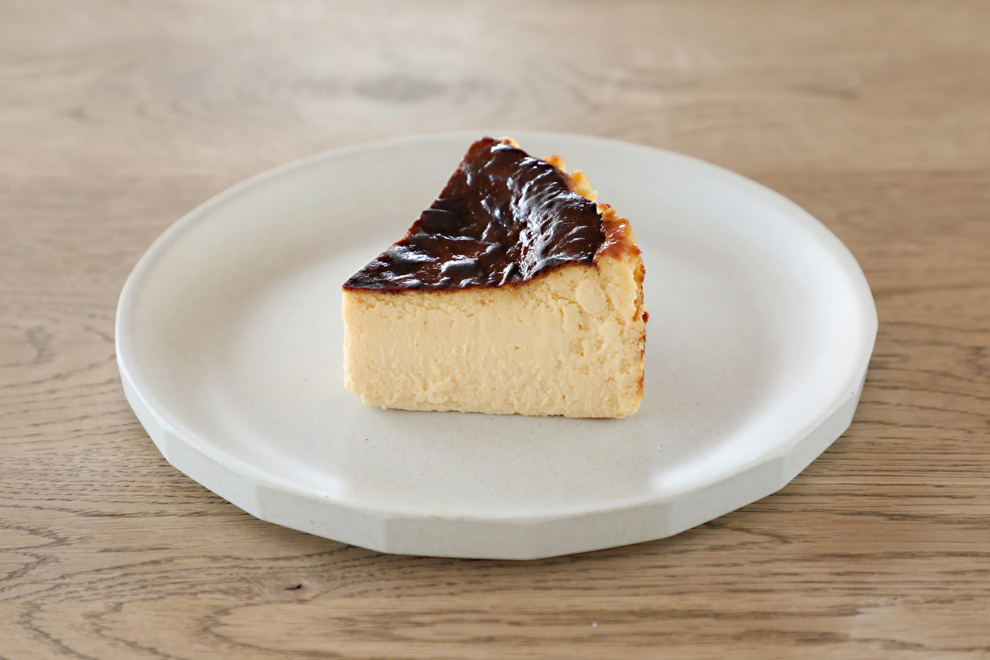 濃厚バスクチーズケーキ